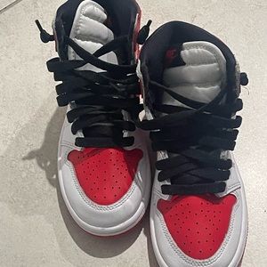 Jordan 1 size 2y